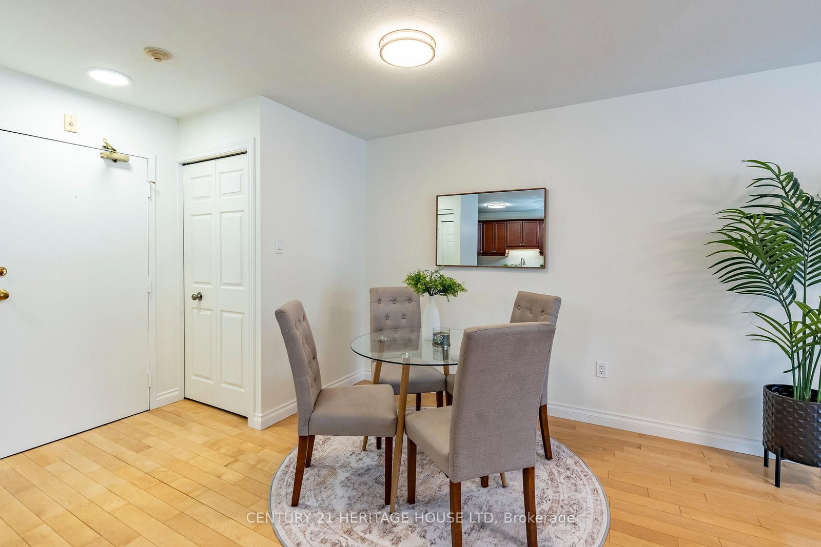 15 Hofstetter Avenue, Unit 208 - Photo 8