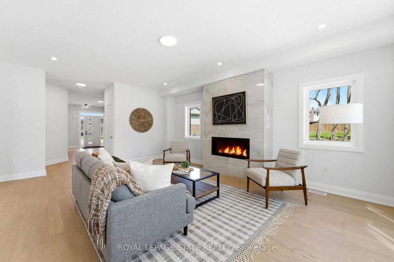 23 Woodvalley Crt, Hamilton, L9B 2S7 | Image 3