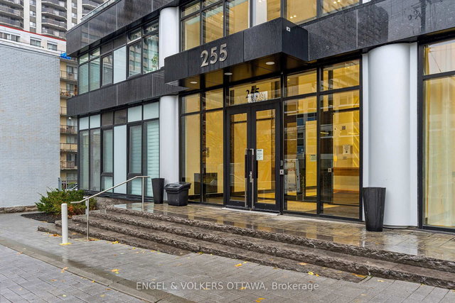 302 - 255 Bay Street