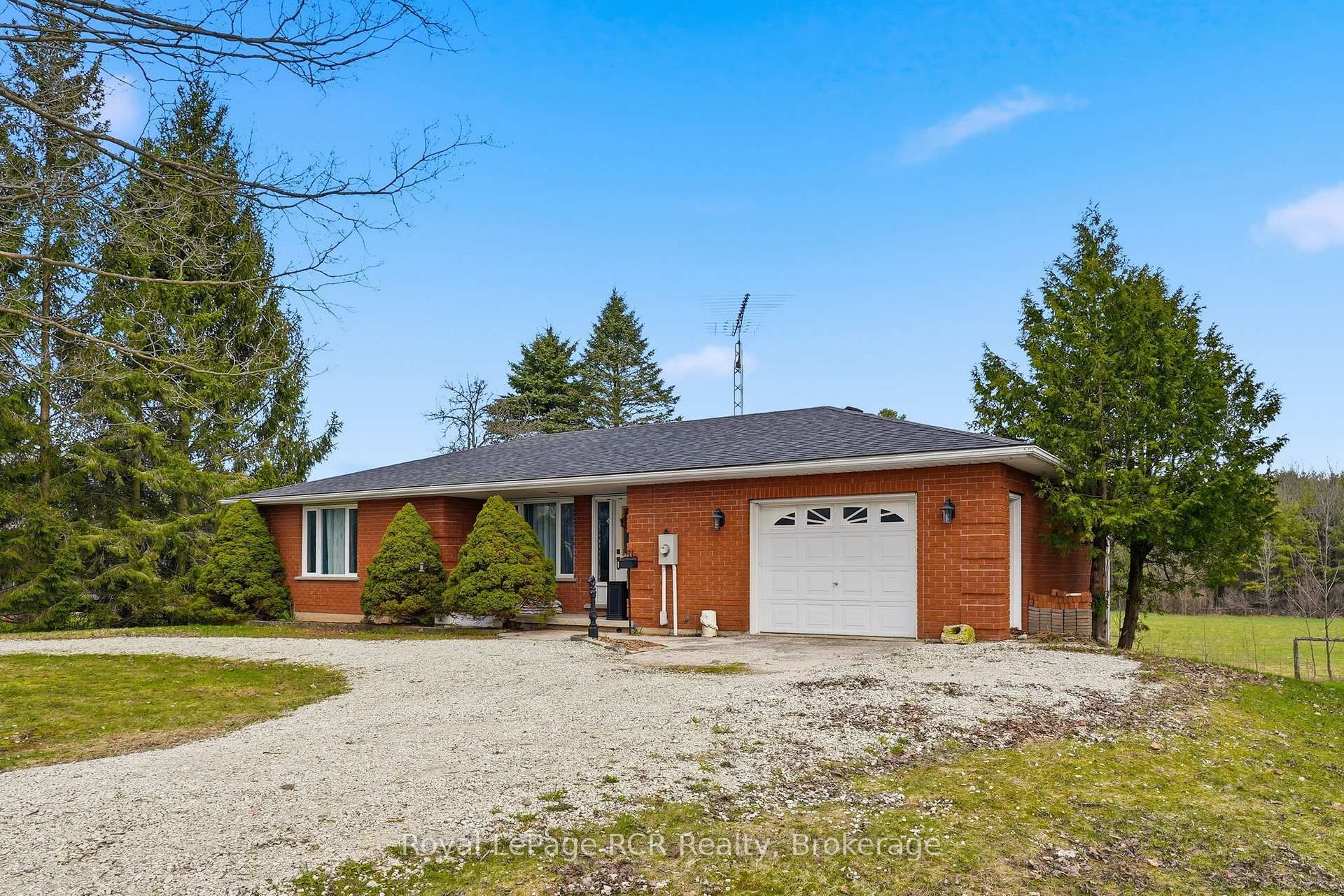 742053 4A Side Road