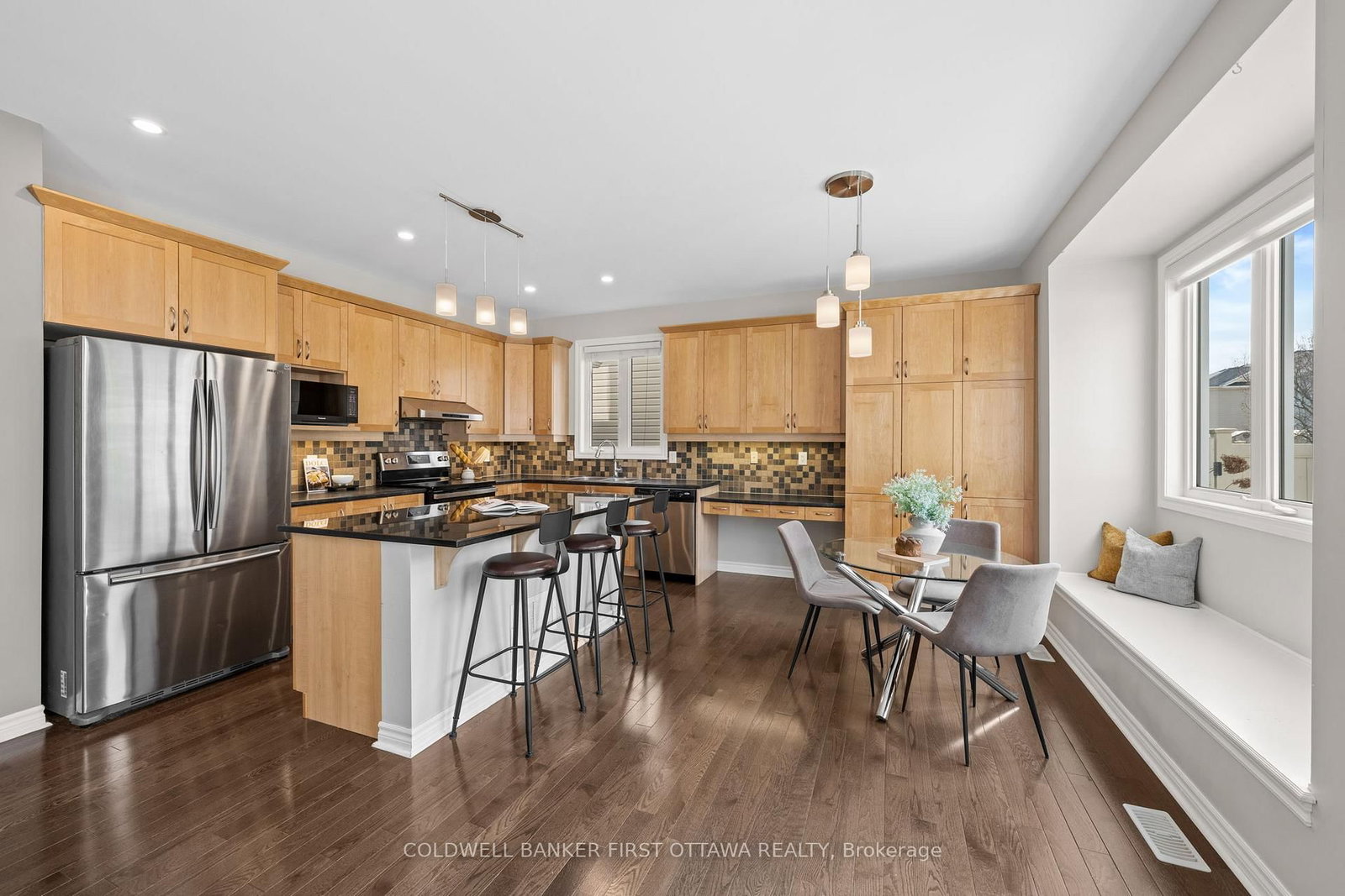 Listing Image 9