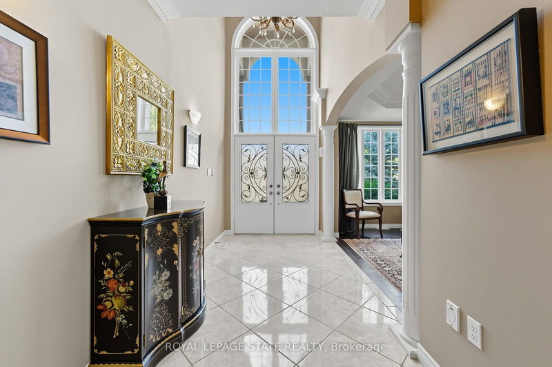 20 Lorupe Crt, Hamilton, L9G 0C8 | Image 3