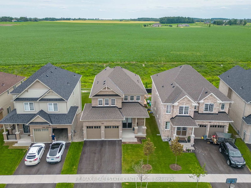 749 Gilmour Cres, Shelburne, L9V 3X2 | Image 2