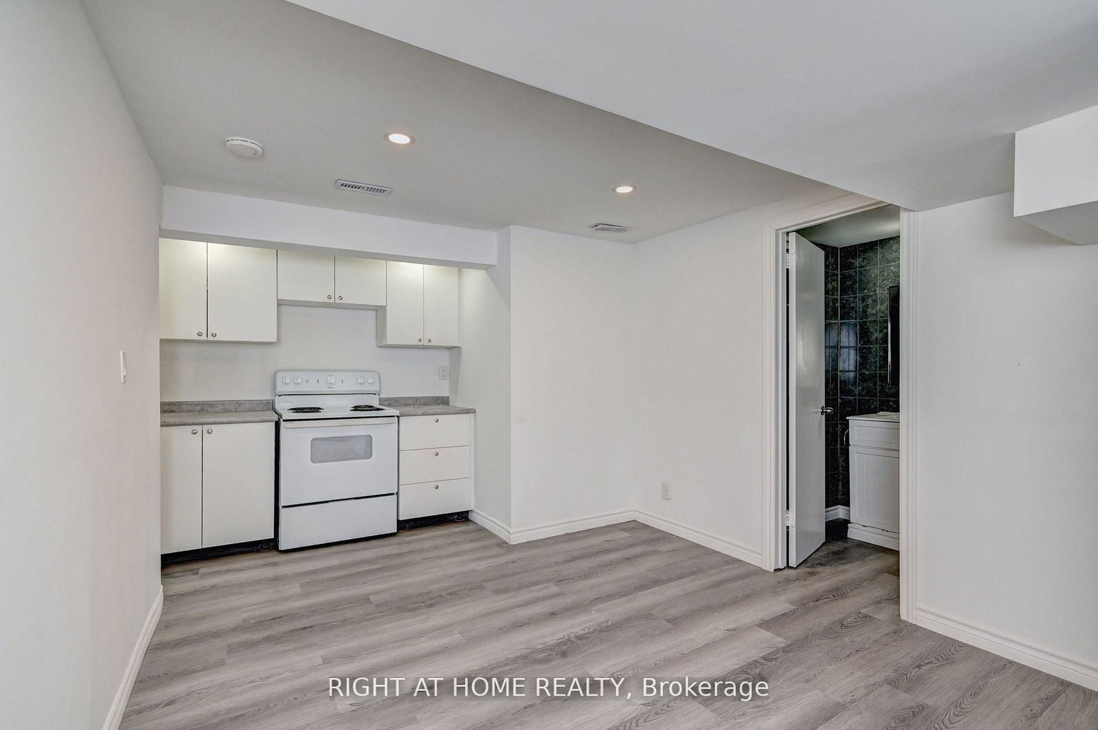 10 Monroe Street, Unit #Bsmt - Photo 16