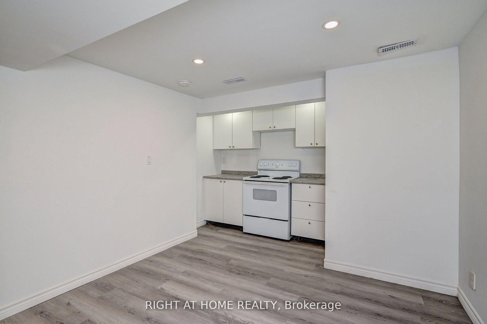 10 Monroe Street, Unit #Bsmt - Photo 17