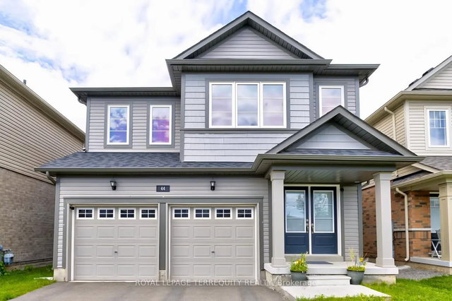 44 Cottonwood Crescent