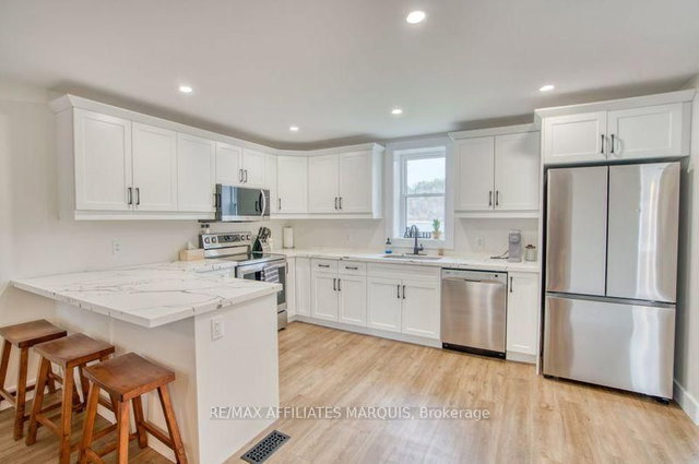 4 Bedford Street E