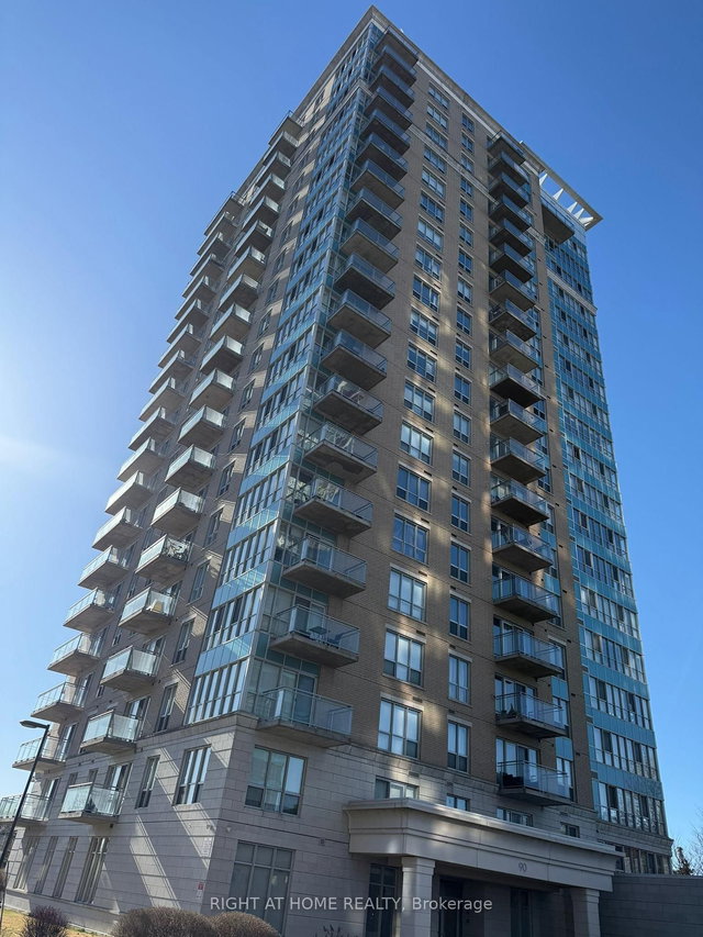 809 - 90 LANDRY Street