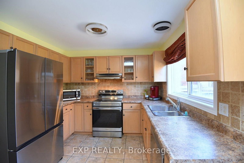 72 Etherington Cres, Hamilton, L0R 1C0 | Image 2