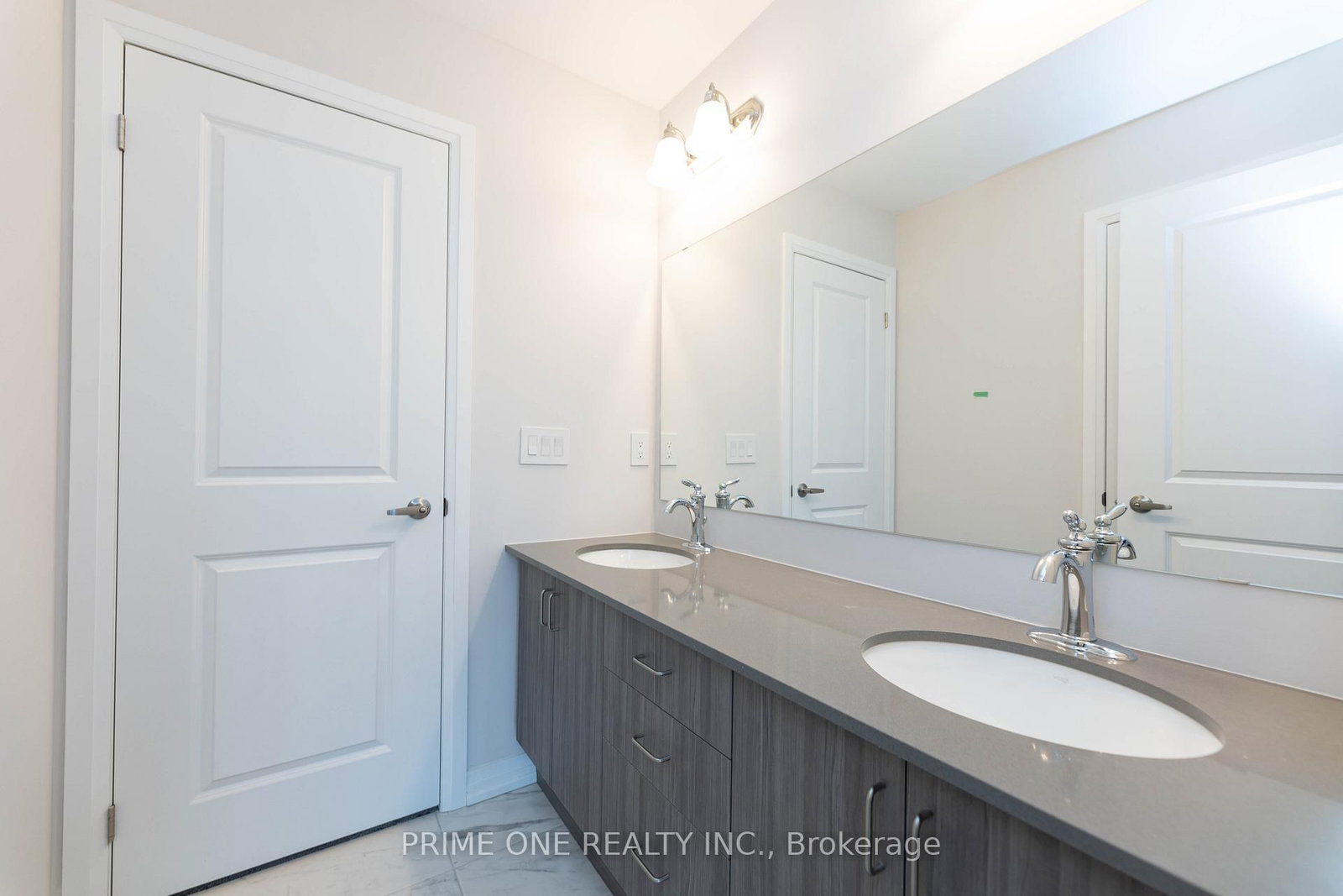 136 Blacklock Street - Photo 33