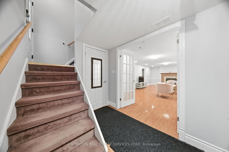 Lower - 16 Fernwood Cres, Hamilton, L8T 3L1 | Image 3