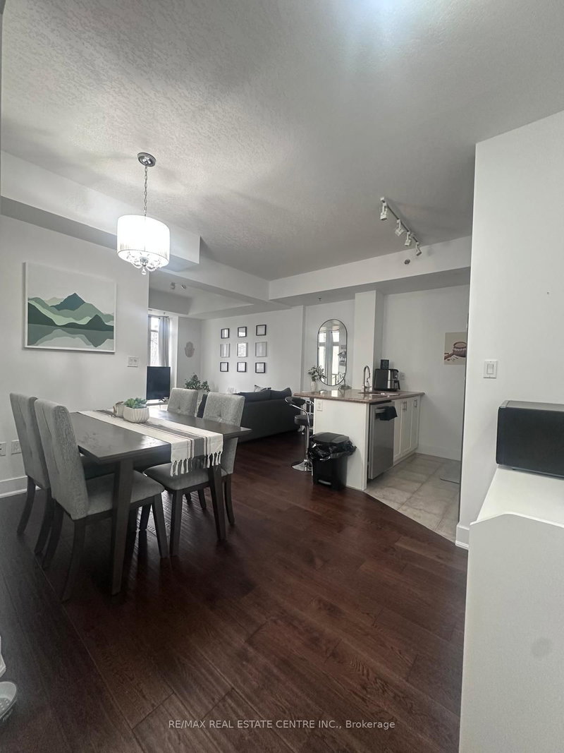 303 - 90 Charlton Ave W, Hamilton, L8P 2C3 | Image 3