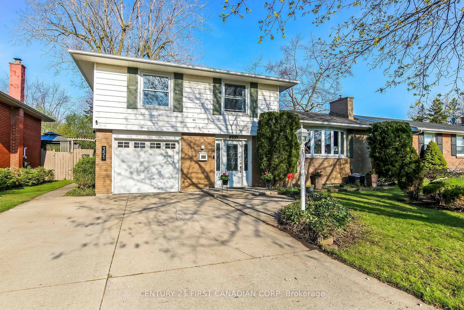 Detached House for sale at 351 Base Line Road, London South, Ontario, N6J 1W5 - South D - MLS: X13044306