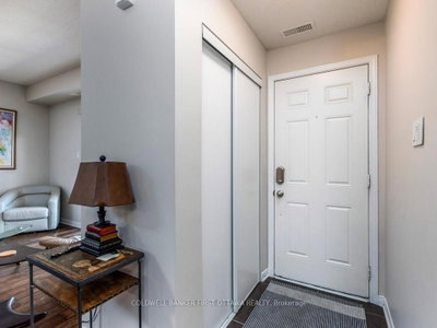 100 Artesa Private • #E • Ottawa, ON photo 3