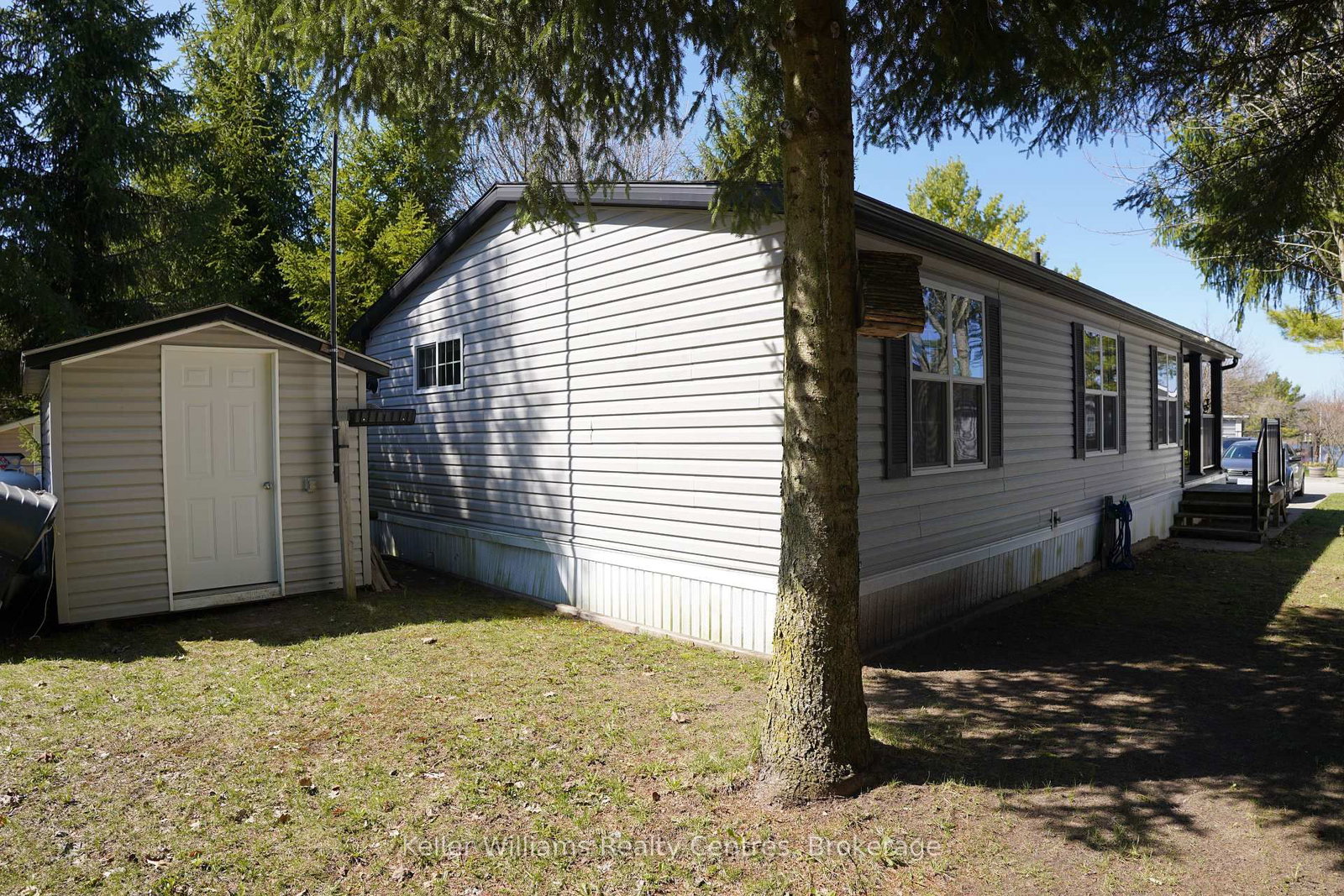 Listing Image 4