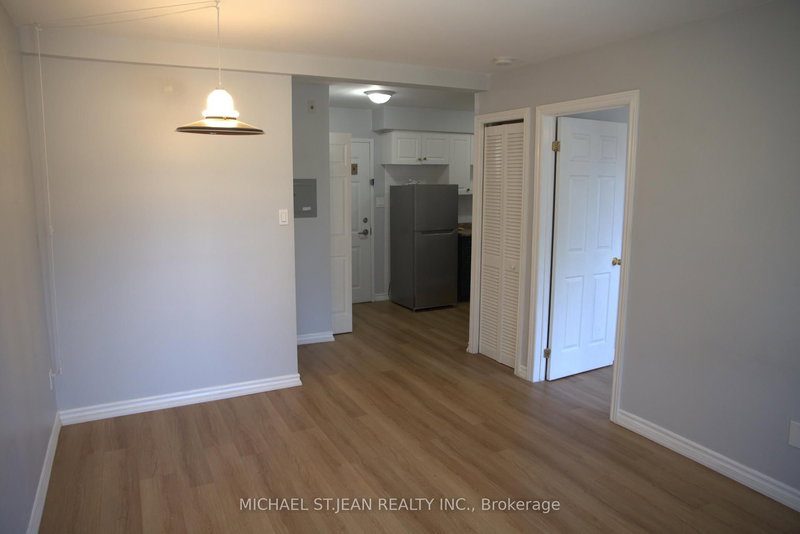 314 - 28 Victoria Ave, Hamilton, L8L 5E1 | Image 2