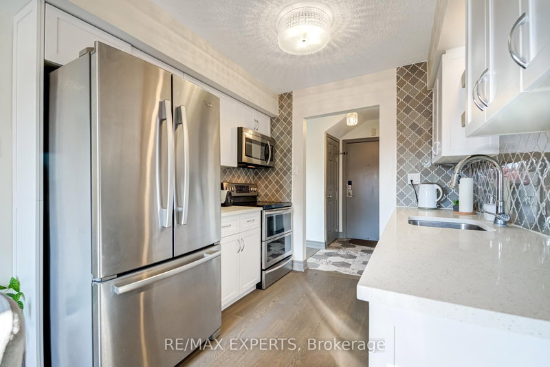 J - 766 Walter St, Cambridge, N3H 4P3 | Image 2