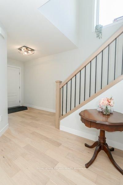 17 Evylean Crt, St. Thomas, N5R 0P6 | Image 3