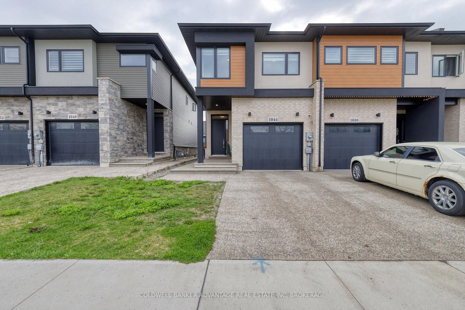 1044 Hansler Road - Photo 2