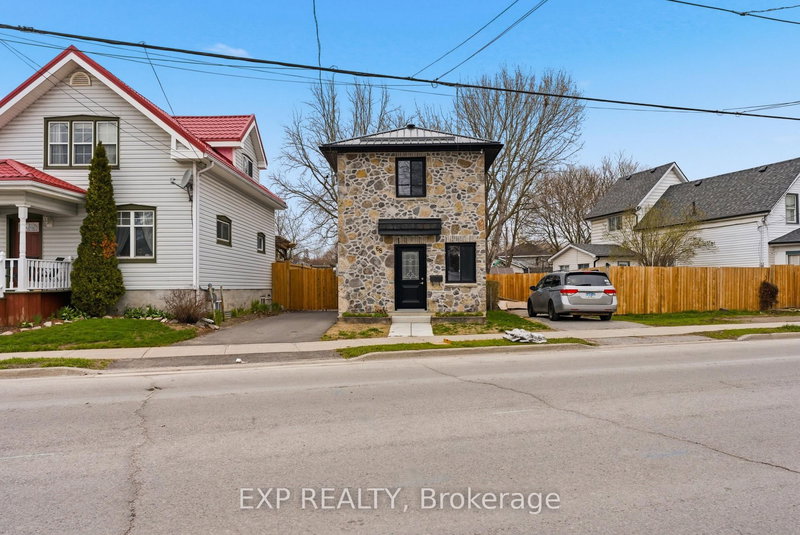 68 Moira St E, Belleville, K8P 2S2 | Image 2