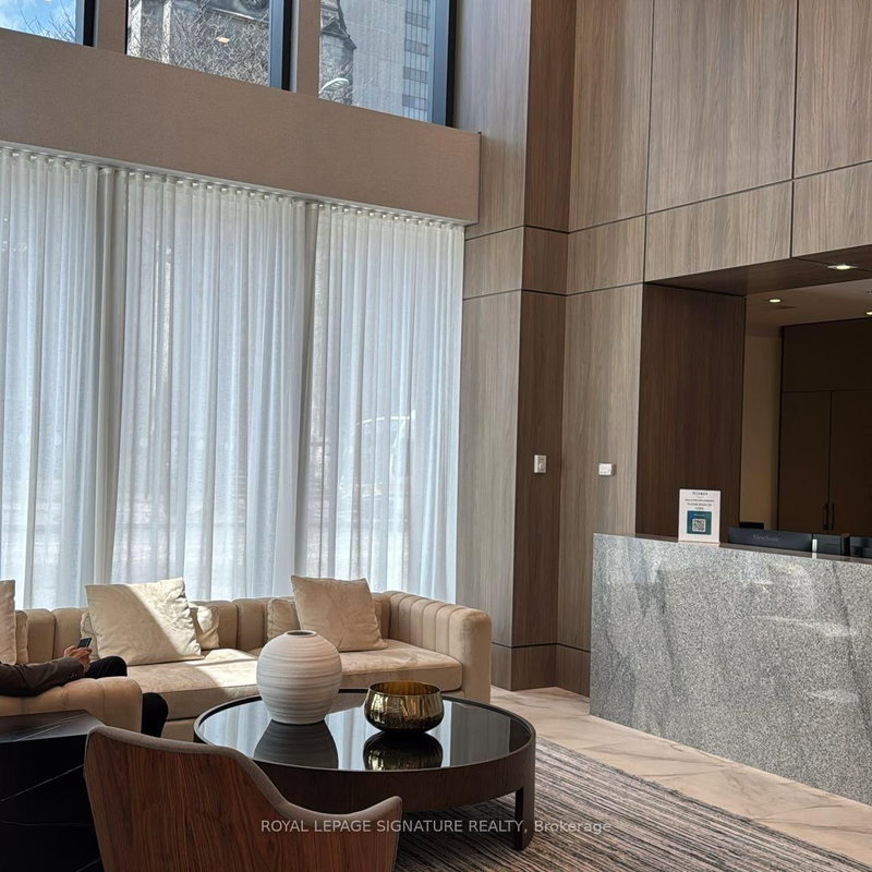 527 - 75 James St S, Hamilton, L8P 4V8 | Image 3