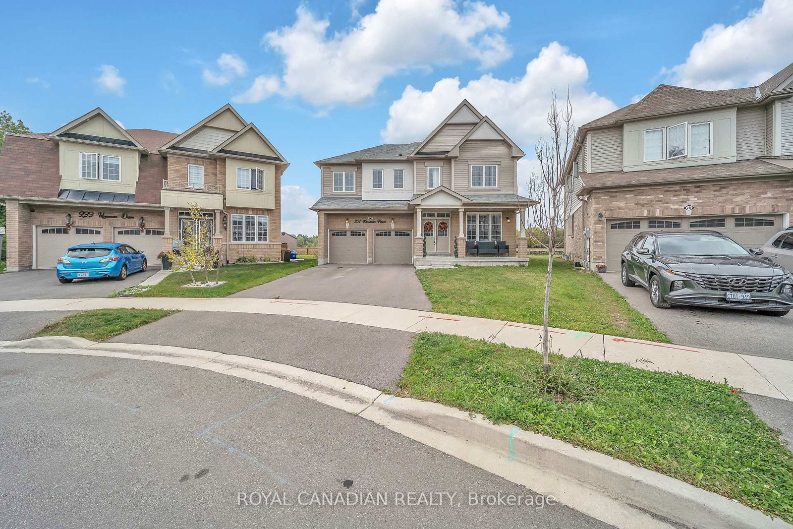 237 Kinsman Drive - Photo 3