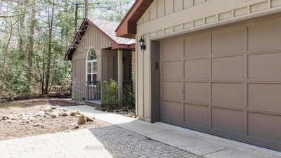 10325 Grand Oaks Drive • Lambton Shores, ON photo 4