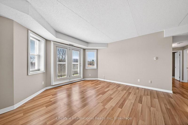 209 - 208 Silvercreek Pkwy N, Guelph, N1H 8H2 | Image 3