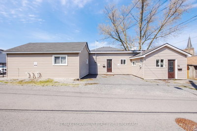 13 Chestnut Lane • St. Catharines, ON photo 2