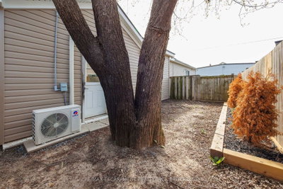 13 Chestnut Lane • St. Catharines, ON photo 8