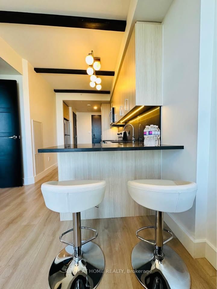 24 - 145 Columbia St W, Waterloo, N2L 0K7 | Image 2