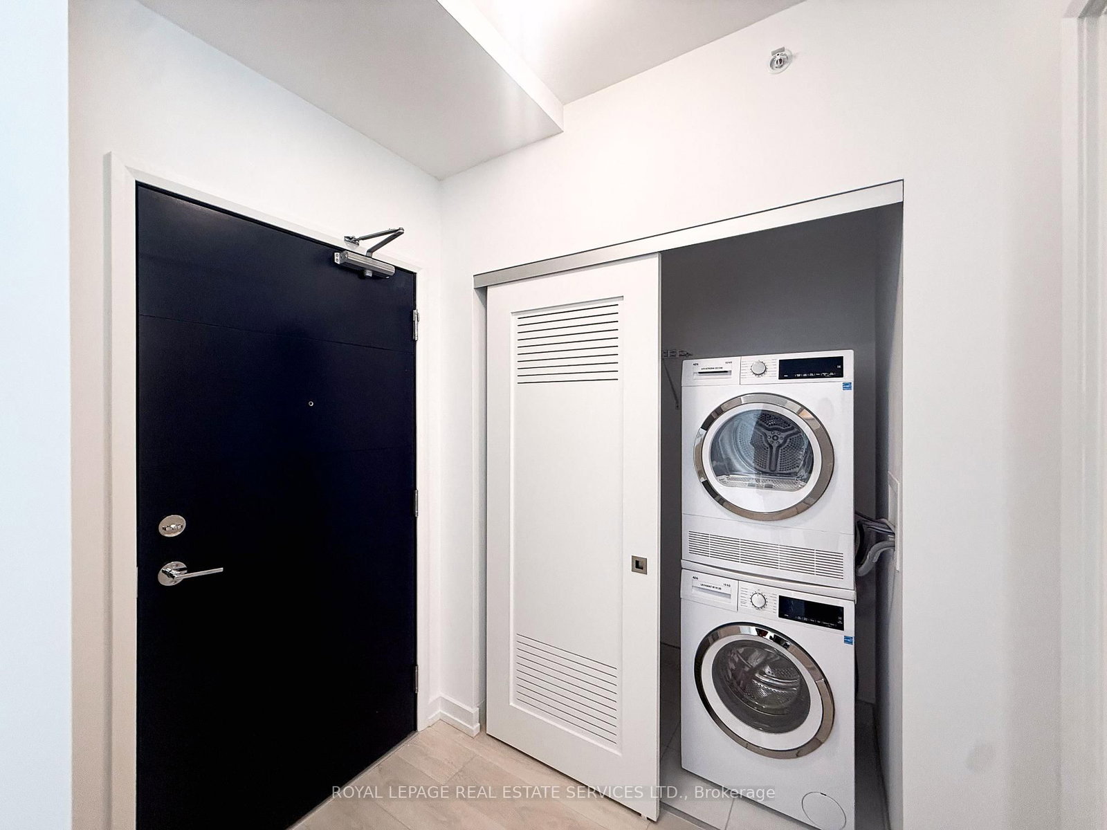 75 James Street S, Unit 315 - Photo 17