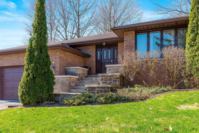 4 Malloch Crt, Brockville, K6V 7A2 | Image 2