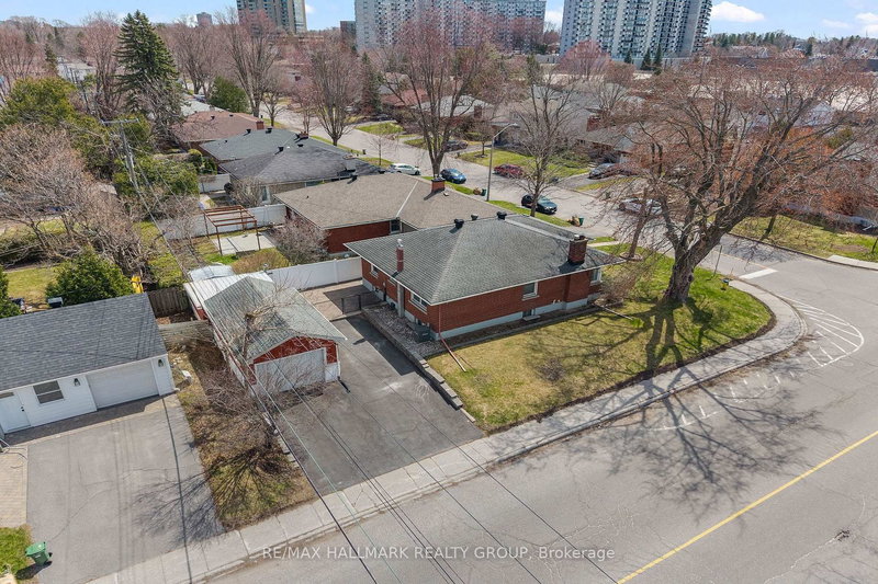 2075 Neepawa Ave, Ottawa, K2A 3L7 | Image 2