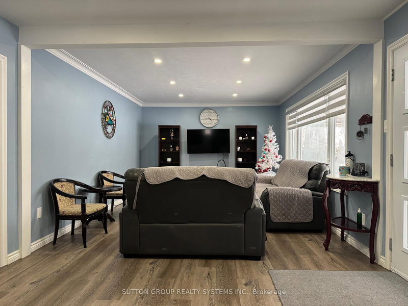 1338 Royal Dr, Peterborough, K9H 6R8 | Image 3