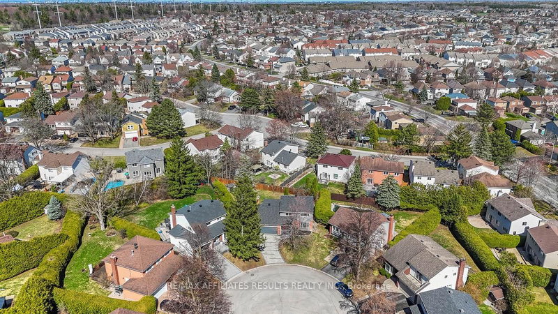 13 Redfox Pl, Kanata, K2M 1C8 | Image 3