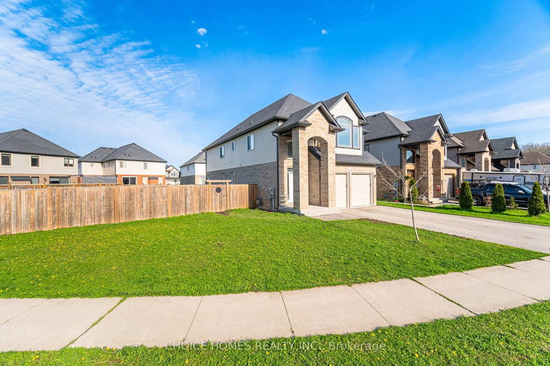 6634 Sam Iorfida Dr, Niagara Falls, L2G 7H8 | Image 3