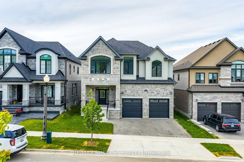 554 Bridgemill Cres E, Kitchener, N2A 0K3 | Image 2