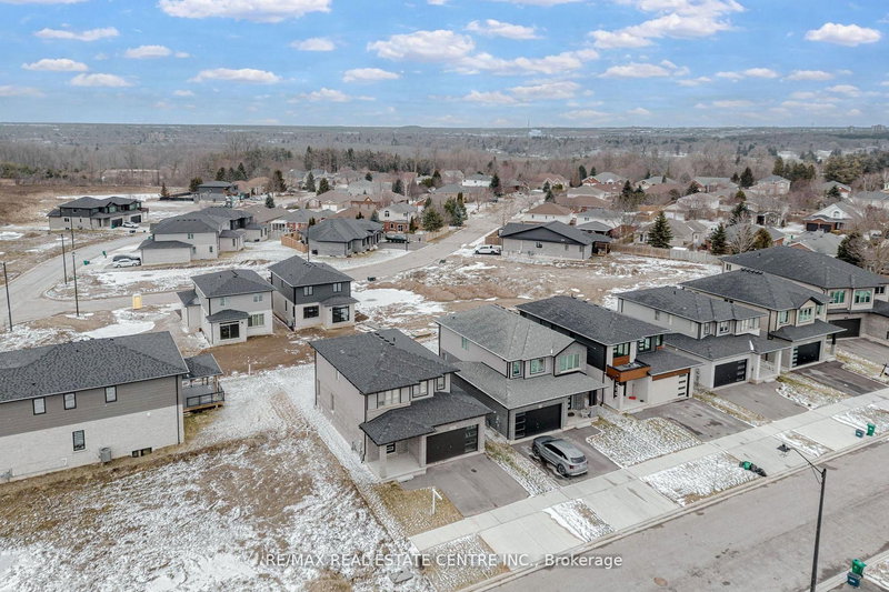 8 Moon Cres, Cambridge, N1S 0C4 | Image 3