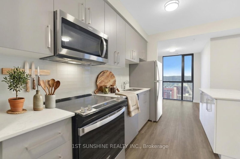 2313 - 15 Queen St S, Hamilton, L8P 0C6 | Image 2