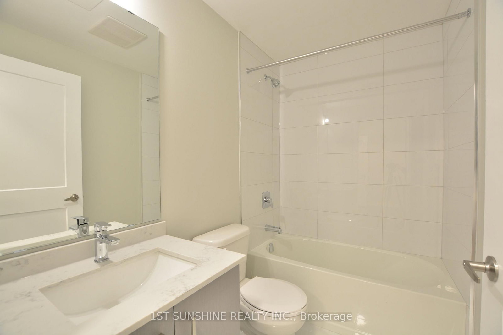 15 Queen Street S, Unit 2313 - Photo 7
