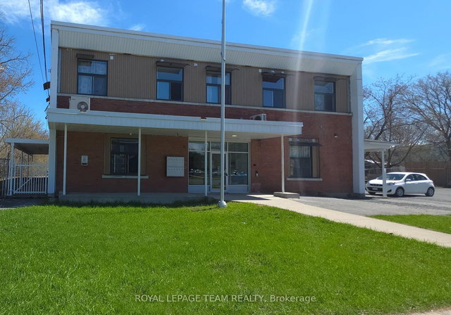 822 Marlborough Street N