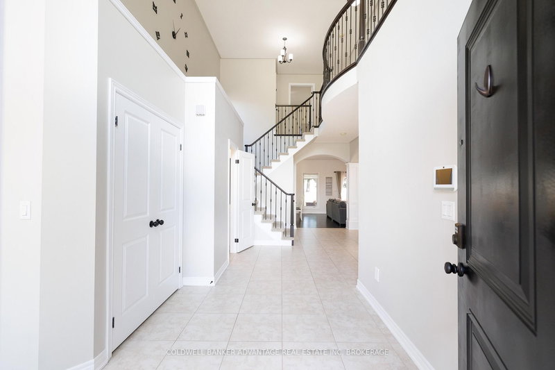 395 Michael Dr, Welland, L3C 0A5 | Image 3