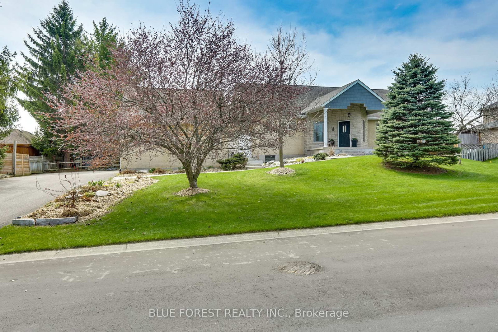 Detached House for sale at 58 Aberdeen Drive, Middlesex Centre, Ontario, N0M 2A0 - Coldstream - MLS: X13046592