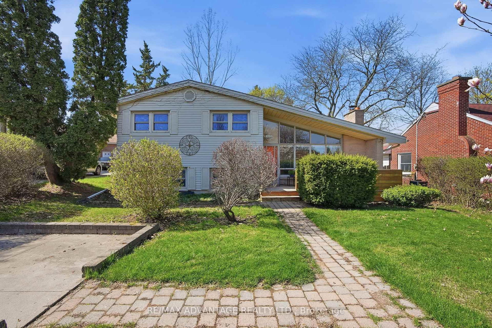 Detached House for sale at 5 Mountsfield Drive, London South, Ontario, N6C 2S3 - South G - MLS: X13046602