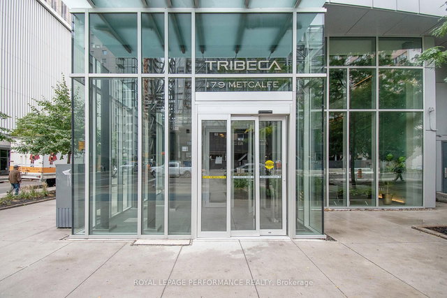 2202 - 179 Metcalfe Street