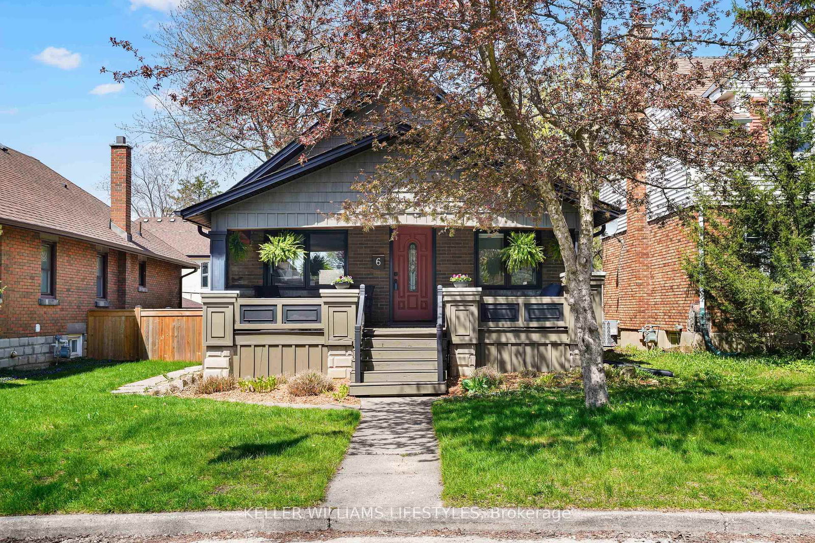 Detached House for sale at 6 Windsor Crescent, London South, Ontario, N6C 1V7 - South F - MLS: X13046630