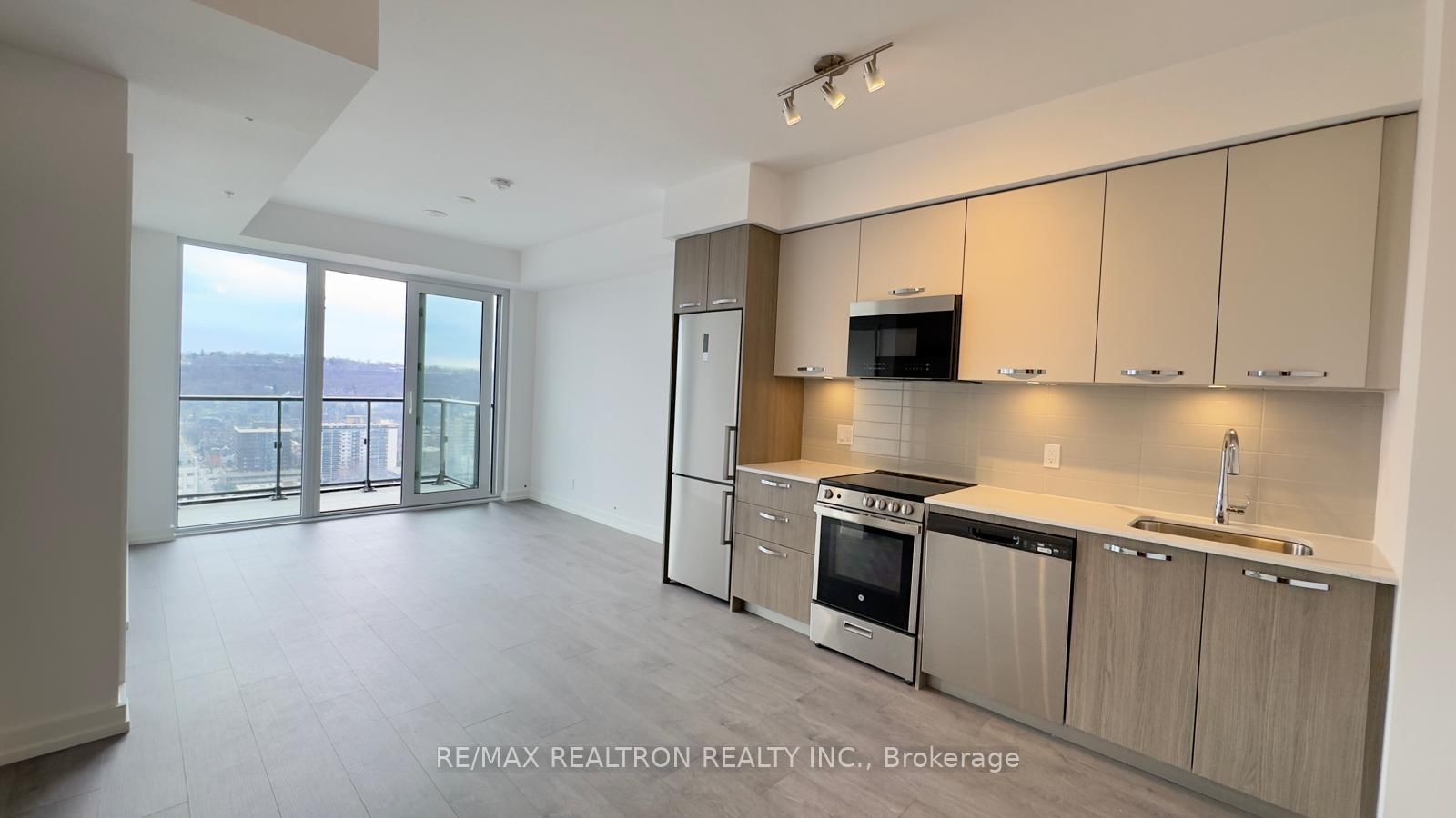 75 James Street S, Unit 2912 - Photo 13