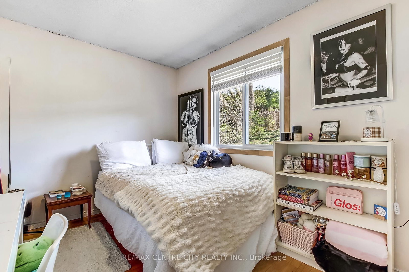 Listing Image 7