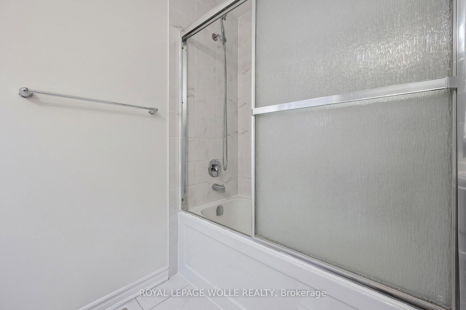 267 Grovehill Crescent - Photo 19